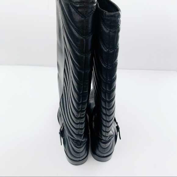 Stuart Weitzman Pointed Toe Flat Boots - Raceway Quilt Back - Picture 9 of 13